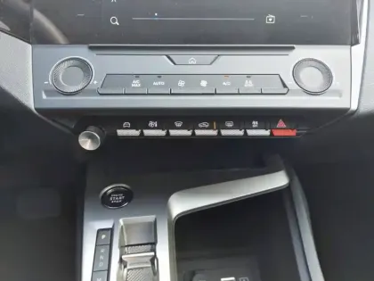 Photo 17 Peugeot 308  SW Hybrid 145 e-DCS6