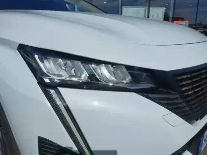 Photo 39 Peugeot 308  SW Hybrid 145 e-DCS6