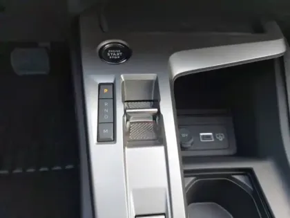 Photo 37 Peugeot 308  SW Hybrid 145 e-DCS6