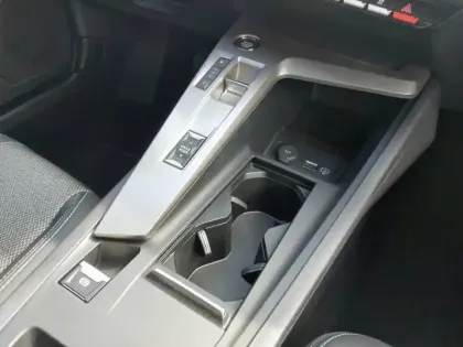 Photo 14 Peugeot 308  SW Hybrid 145 e-DCS6