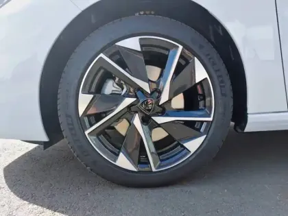 Photo 36 Peugeot 308  SW Hybrid 145 e-DCS6