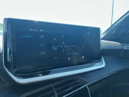 Photo 45 Peugeot 2008  100 S&S BVM6