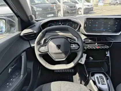 Photo 28 Peugeot 2008  Hybrid 145 e-DCS6