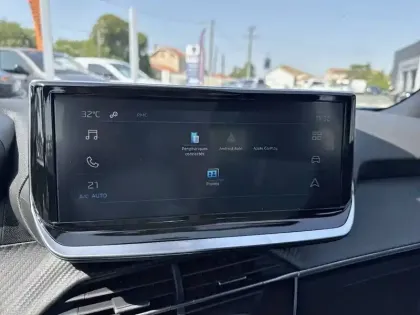 Photo 34 Peugeot 2008  Hybrid 145 e-DCS6