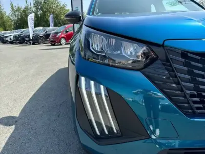 Photo 35 Peugeot 2008  Hybrid 145 e-DCS6