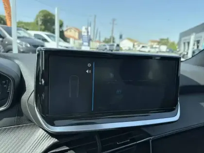 Photo 37 Peugeot 2008  Hybrid 145 e-DCS6