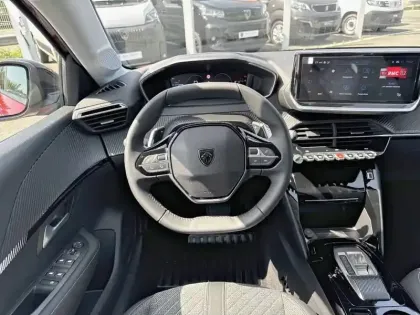 Photo 48 Peugeot 208  Hybrid 110 e-DCS6