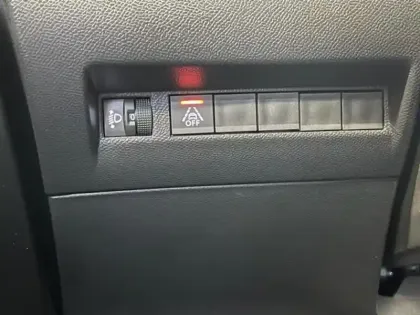 Photo 10 Peugeot 208 Gén. II Ph1 NG Like 5