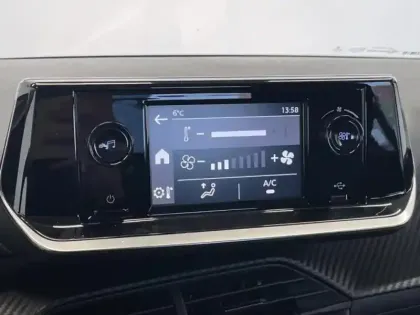 Photo 14 Peugeot 208 Gén. II Ph1 NG Like 5