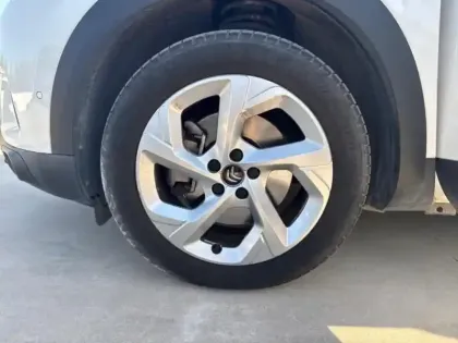 Photo 4 Citroën C5 aircross  Hybrid 225ch Shine Pack e-EAT8