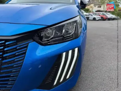 Photo 12 Peugeot 208  1.2 Hybrid 110ch Allure e-DCS6