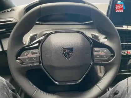 Photo 11 Peugeot 2008  1.2 Hybrid 145ch Allure e-DCS6