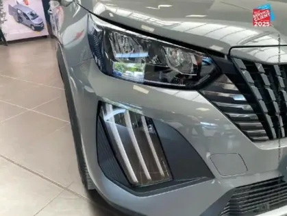 Photo 12 Peugeot 2008  1.2 Hybrid 145ch Allure e-DCS6