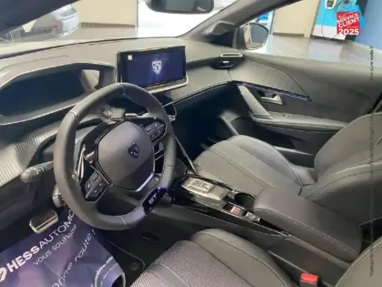 Photo 14 Peugeot 208  1.2 Hybrid 136ch GT e-DCS6