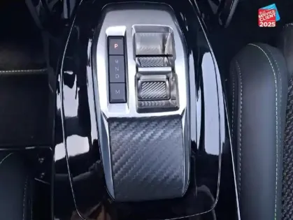 Photo 14 Peugeot 208  1.2 Hybrid 110ch GT e-DCS6