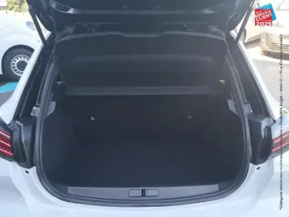 Photo 12 Peugeot 208  1.2 Hybrid 110ch GT e-DCS6