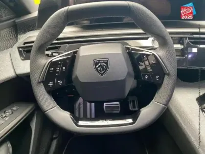 Photo 11 Peugeot 3008  1.2 Hybrid 145ch GT e-DCS6