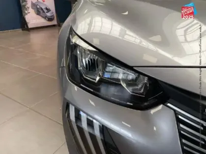 Photo 12 Peugeot 208  1.2 Hybrid 145ch Allure e-DCS6