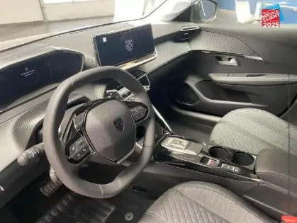 Photo 14 Peugeot 208  1.2 Hybrid 145ch Allure e-DCS6