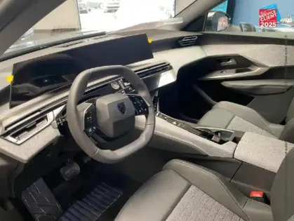 Photo 14 Peugeot 3008  1.2 Hybrid 145ch Allure e-DCS6