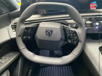 Photo 11 Peugeot 3008  1.2 Hybrid 145ch Allure e-DCS6