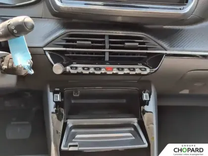 Photo 40 Peugeot 208  Hybrid 110 e-DCS6