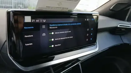 Photo 57 Peugeot 2008  Hybrid 145 e-DCS6