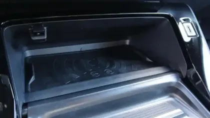 Photo 59 Peugeot 2008  Hybrid 145 e-DCS6