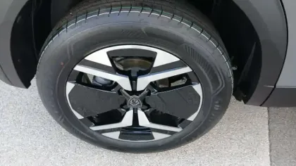 Photo 44 Peugeot 2008  Hybrid 145 e-DCS6