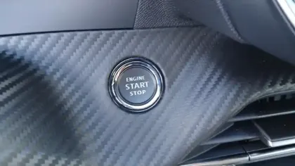 Photo 63 Peugeot 2008  Hybrid 145 e-DCS6