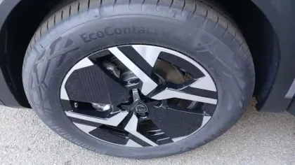 Photo 41 Peugeot 2008  Hybrid 145 e-DCS6