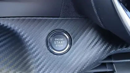 Photo 55 Peugeot 2008  Hybrid 145 e-DCS6