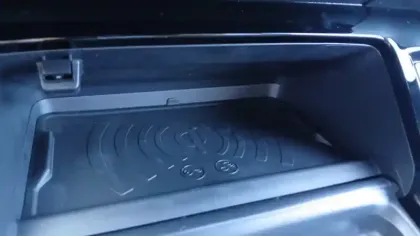 Photo 86 Peugeot 2008  Hybrid 145 e-DCS6