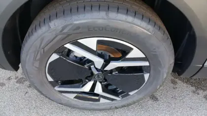 Photo 43 Peugeot 2008  Hybrid 145 e-DCS6