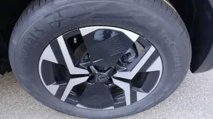 Photo 40 Peugeot 2008  Hybrid 145 e-DCS6