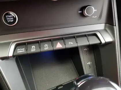 Photo 28 Audi Q3  35 TFSI 150 ch S tronic 7