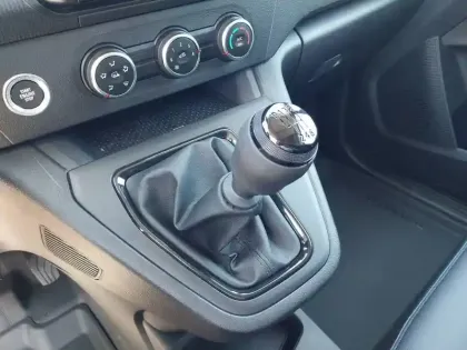 Photo 36 Nissan Townstar  FOURGON L1 TCE 130 BVM GSR2B