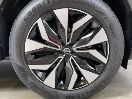 Photo 44 Nissan Juke  HYBRID 143