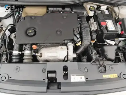 Photo 11 Peugeot 208  BLUEHDI 100 S&S BVM6