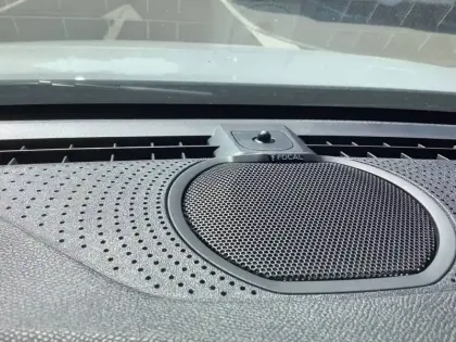 Photo 23 Peugeot 408  Electrique 58 kWh 210ch