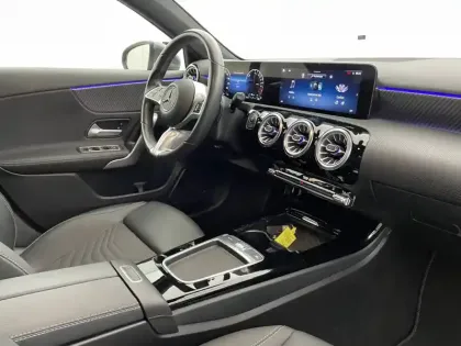 Photo 29 Mercedes Classe A  250 e 8G-DCT