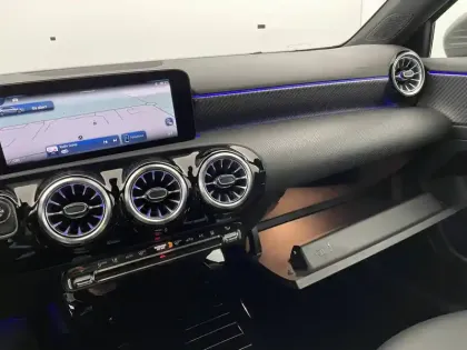 Photo 27 Mercedes Classe A  250 e 8G-DCT