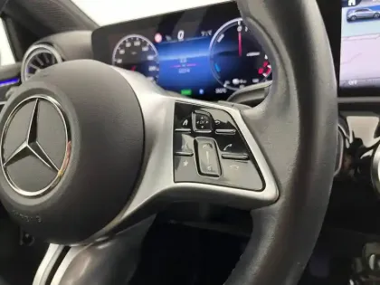 Photo 23 Mercedes Classe A  250 e 8G-DCT