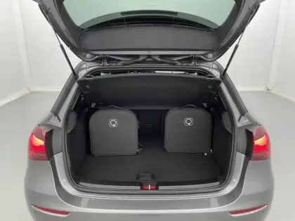 Photo 13 Mercedes Classe A  250 e 8G-DCT