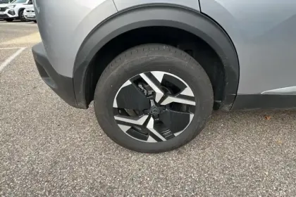 Photo 31 Peugeot 2008  Hybrid 145 e-DCS6