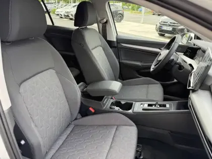 Photo 39 Volkswagen Golf  1.5 eHybrid 204 DSG6