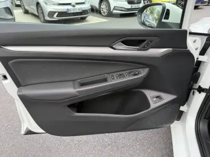 Photo 41 Volkswagen Golf  1.5 eHybrid 204 DSG6