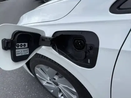 Photo 33 Volkswagen Golf  1.5 eHybrid 204 DSG6