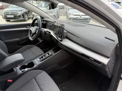 Photo 40 Volkswagen Golf  1.5 eHybrid 204 DSG6