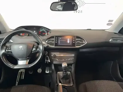 Photo 10 Peugeot 308  PureTech 110ch S&S BVM6
